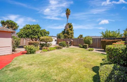 San Lorenzo House | Sunny San Lorenzo Ranch - 3BR Home with Large Yard