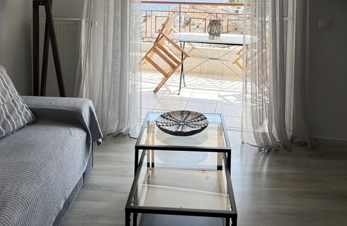 Peiraiki Apartment | Sunny Seaside Cozy Home