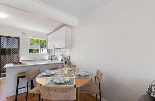 East Corrimal Apartment | Sunny Shores Escape Breezy Days near Surf Beaches