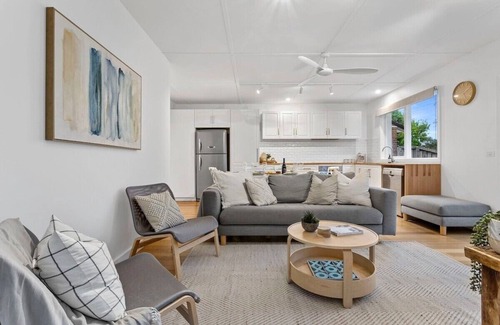 Tootgarook House | Sunny Shores | Family Retreat with Heated Spa