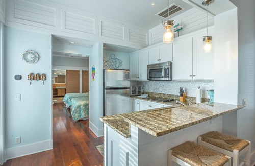 Carrabelle Cottage | Sunny Side Up 1br/1ba less than 5 min. to beach!
