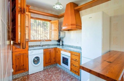 Canillas de Aceituno House | Sunny Solarium Holiday Home