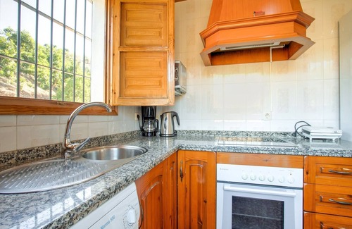 Canillas de Aceituno House | Sunny Solarium Holiday Home
