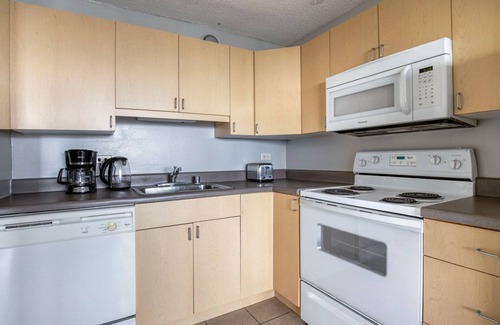 South Loop Apartment | Sunny South Loop 1BR, nr Soldier Field, CTA Train & Park, by Blueground