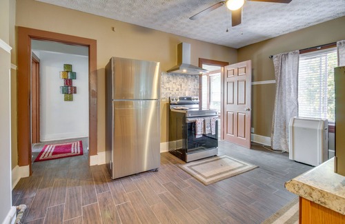 Dayton Condo | Sunny + Spacious Dayton Condo ~ 1 Mi to Downtown!