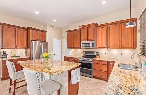 Estrella Mountain Ranch House | Sunny & Spacious * Refreshing Pool * Walk to the Lakes & Parks!