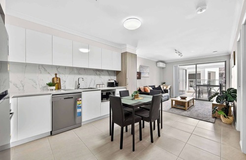 Rockingham Apartment | Sunny Stay in Rockingham 2BR Apartment