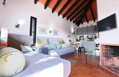 Conceicao e Cabanas de Tavira Apartment | Sunny Tavira Retreat