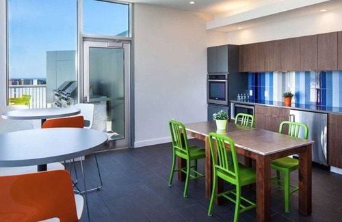 Theatre District Apartment | Sunny Theatre District 1BR w/Gym & W/D, near Boylston T, by Blueground