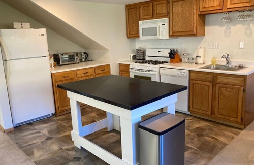 Vail Apartment | Sunny Vail Mountainside Getaway Amazing Location