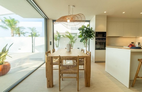 Cambrils House | Sunny Villa by Platja Ardiaca