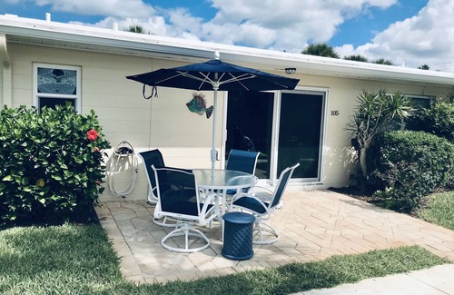 Siesta Key Condo | Sunny Walk-out Patio, Spacious Master Suite, Wi-Fi