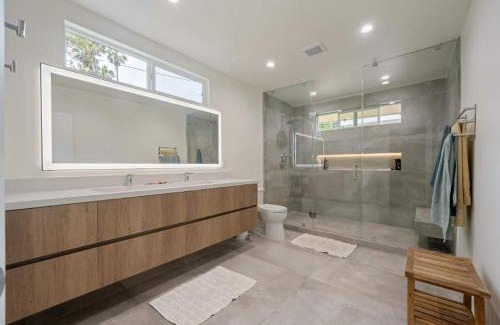 Woodland Hills House | SunnyHill Escape