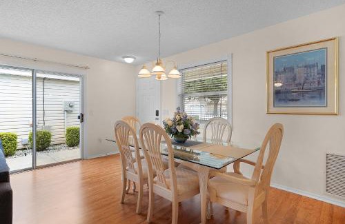 Woodbury Villa | SunnyPeace Retreat
