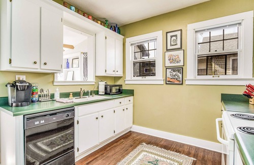 East Hill House | Sunnyside Cottage - 🐶Dog Friendly, near Parks