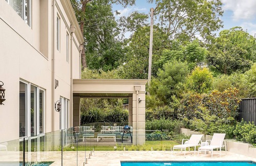 North Turramurra House | 'Sunnyside' - Grand Turramurra Mansion with pool, cinema, butlers kitchen, the perfect entertainer!