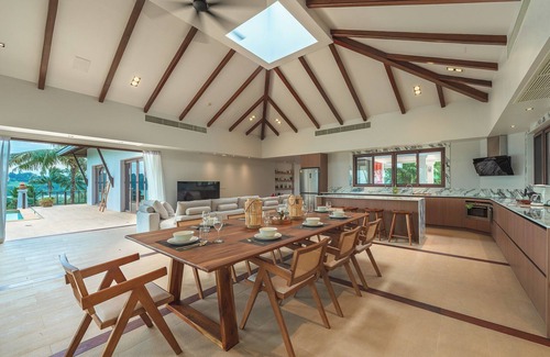 Pa Klok Villa | Sunrise 7BR Luxe Villa Sea View V151