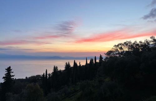 Agios Matthaios Apartment | Sunrise Apartment, Stunning Sea and Mountain View