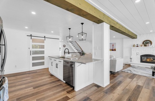 Selwyn Cottage | Sunrise Luxury Retreat with Hot Tub