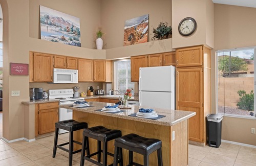 Red Mountain Ranch House | Sunrise Mountain | Outdoor Oasis, Hot Tub, Close to Hiking