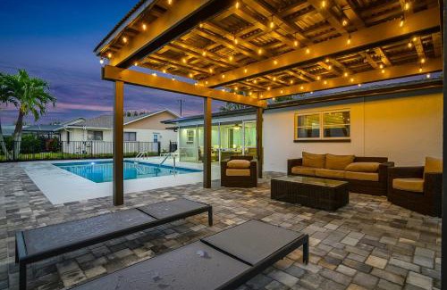 Eight Lakes House | Sunrise Paradise Waterfront