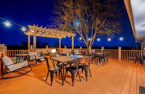 Greenwich House | Sunrise Ranch - A Peaceful Country Stay + Hot Tub