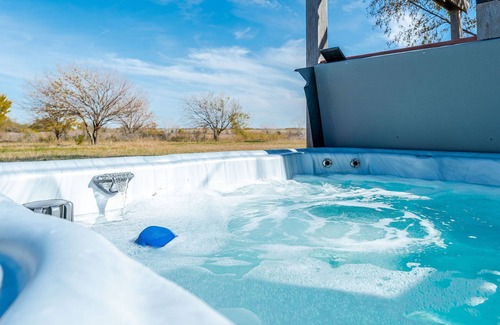 Greenwich House | Sunrise Ranch - A Peaceful Country Stay + Hot Tub