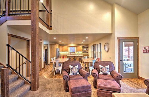 Garden City House | Sunrise Retreat Garden City - 8 Bedroom beautiful home with stunning views and easy access to Town