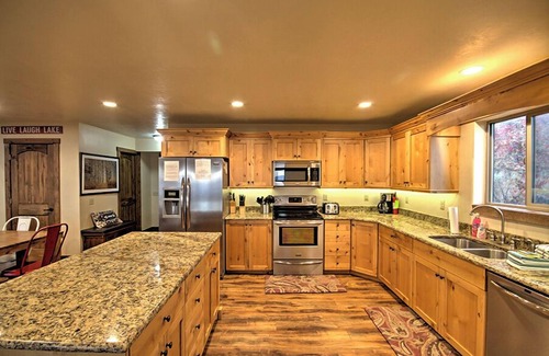 Garden City House | Sunrise Retreat Garden City - 8 Bedroom beautiful home with stunning views and easy access to Town