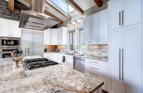 Christie Heights House | Sunrise Ski Haus 4 Bedroom Home by RedAwning