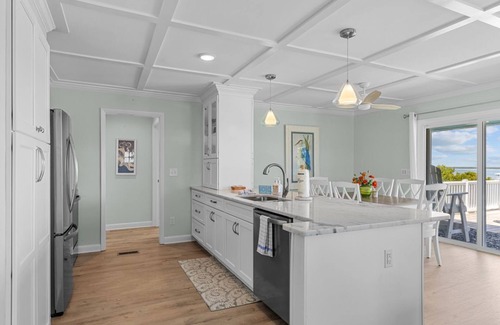 Marshallberg House | Sunrise Sound Cottage-Waterfront Home w/Dock