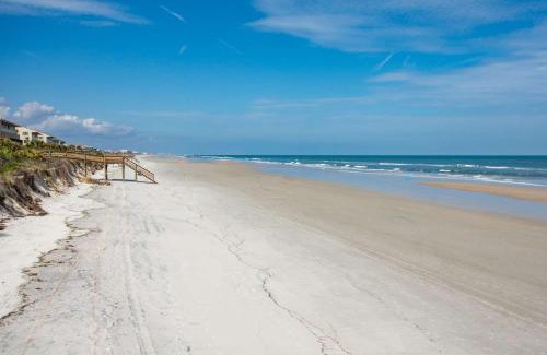 Crescent Beach House | Sunrise Terrace
