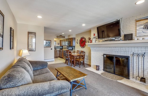 Central Vermont- Killington Condo | Sunrise Timberline I7 Quaint 2 bedroom Sunrise Timberline I7 Ski to/from. Pets welcome