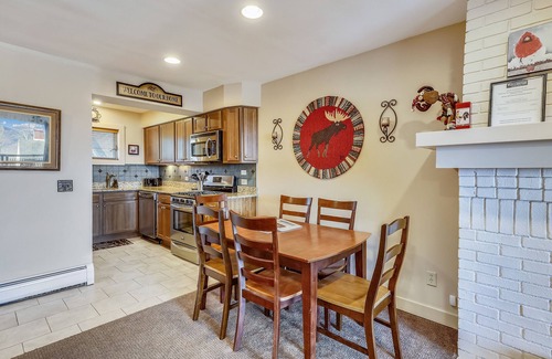 Central Vermont- Killington Condo | Sunrise Timberline I7 Quaint 2 bedroom Sunrise Timberline I7 Ski to/from. Pets welcome