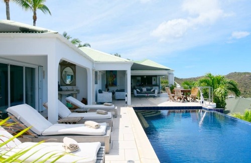 Morne de Depoudre House | Sunrise View at MYSTIC Villa with WIFI and Pool