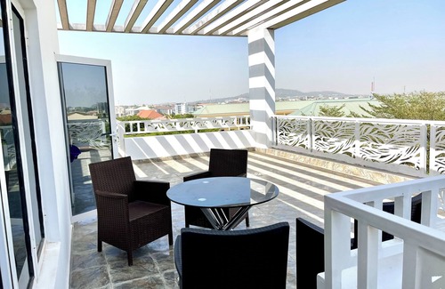 Utako Apartment | SUNRISE VIEW PENTHOUSE CONDO at UTAKO ABUJA. 24hrs LIT with AC, WIFI & KITCHEN