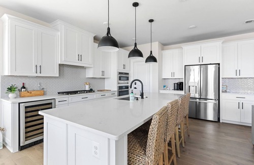 Bayside House | Sunrise Views at Bayside | 5BR Waterfront Home w/Deck, Pools & Tennis