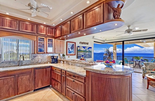 Wailea Condo | "Sunsational"Oceanfront Living & Views over its soft sand Beach only steps away.