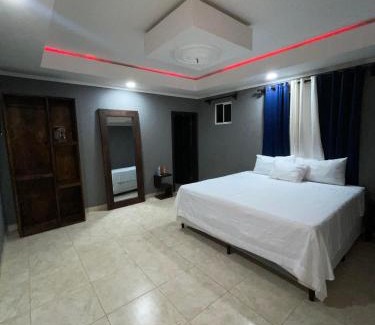 Roatan Bed & Breakfast | Sunset Bay House