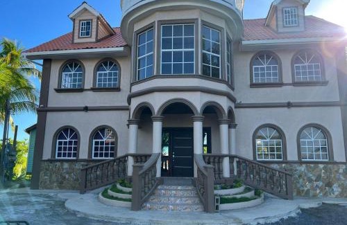Roatan Bed & Breakfast | Sunset Bay House