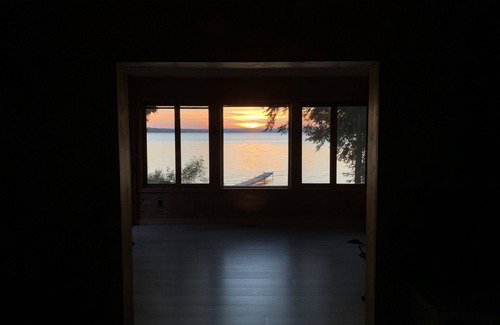 Manistique House | Sunset Beach - Log Home on Beautiful Indian Lake