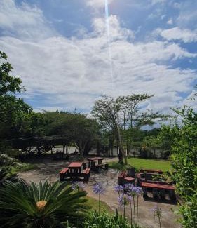 Mdumbi House | Sunset Bed and Breakfast