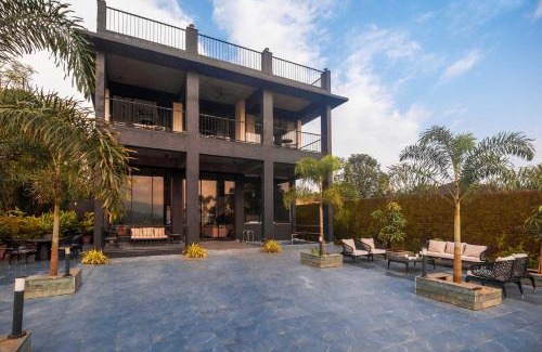 Khalapur Villa | Sunset Boulevard by StayVista - Lakeside Villa with Pet-Friendly Ambiance, Deck, Terrace, Plunge Pool & Modern Flair