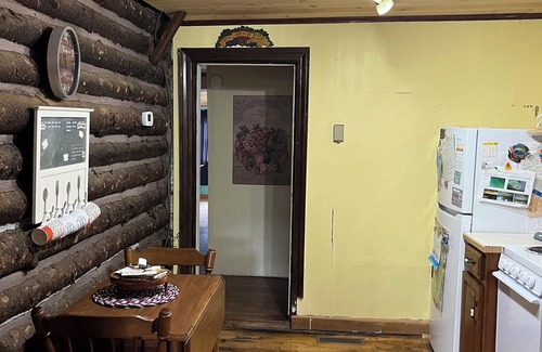 St. Albans Cottage | Sunset Cabin on Lake Champlain, Vermont. Roomy, Rustic, Waterfront - Family Fun!