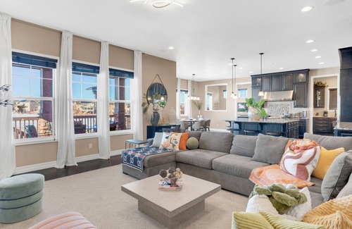 Aurora House | Sunset Casa: Golf & Lake Views, Hot Tub, Fire Pit, Sleeps 16