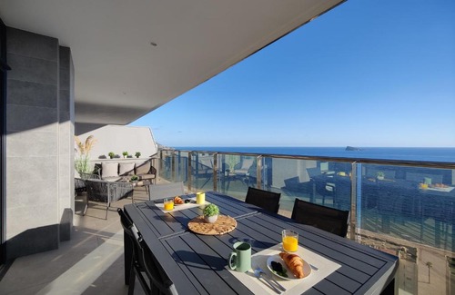 Benidorm Apartment | SUNSET CLIFFS sea & sky apartments