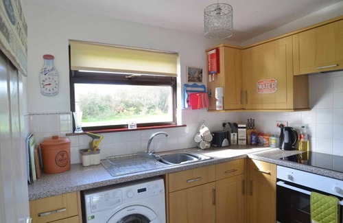 Helston House | Sunset Cottage - 2 Bedrooms & 2 Loos Lizard Base Sleeps 4