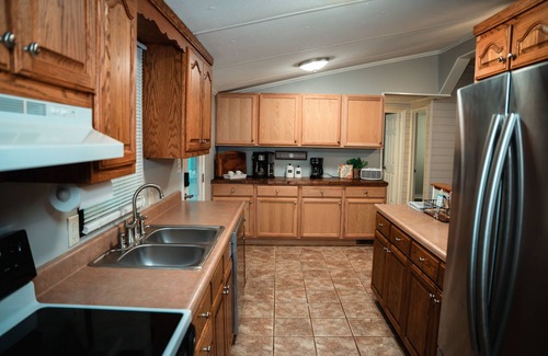 Camden House | Sunset Cove - Beautiful waterfront - Relax & Unwind on the KY Lake - TN River
