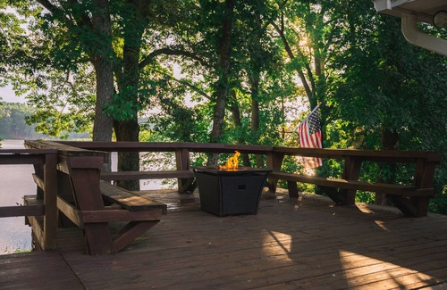 Camden House | Sunset Cove - Beautiful waterfront - Relax & Unwind on the KY Lake - TN River