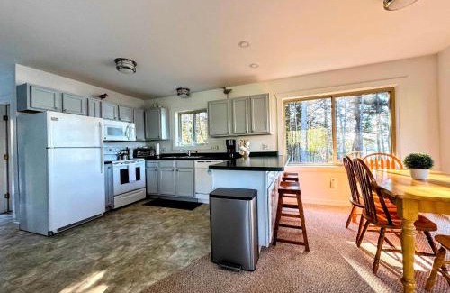 Corea House | Sunset Cove Cottage private beach